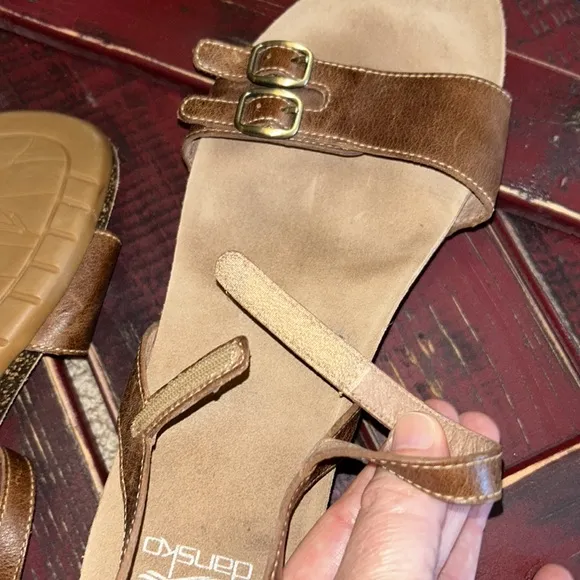 Dansko Rebekah SOFT Sole Waxy Burnished Tan Women's Sandals  Size 9.5-10