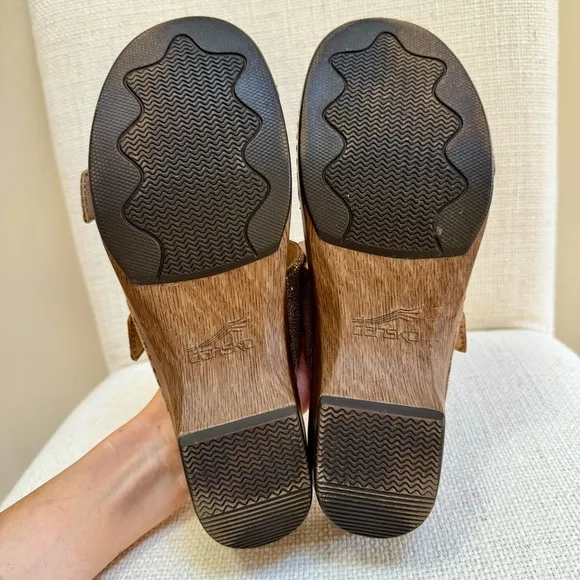 Dansko Sophie Metallic Snake Strap Buckle Slide Sandals Gold 40  US 39.5-10