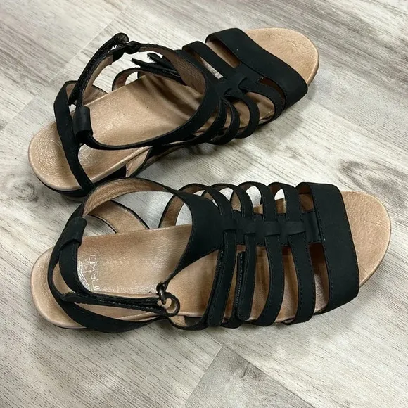 Dansko Women's Black Leather Athena Gladiator Comfort Sandals / 1531470300 / 8