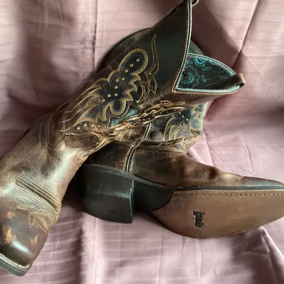 Dark Distressed Laredo Western Boots