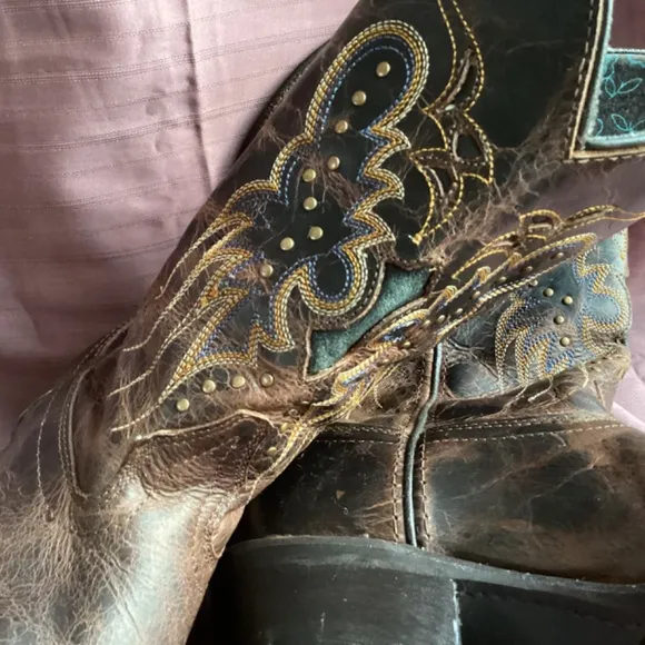 Dark Distressed Laredo Western Boots