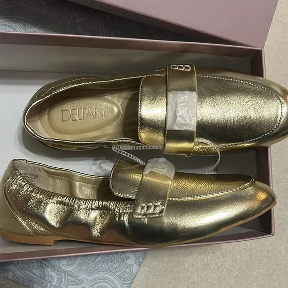 Deltan Gold Leather Loafers size 8.5 NWT