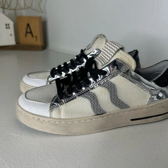 Designer Italian Piranha Sneaker Casual Blackk and White - size 38 EU US 8