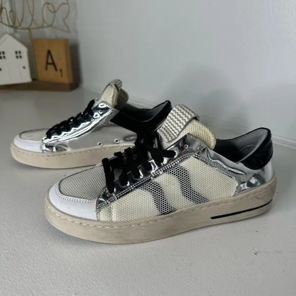Designer Italian Piranha Sneaker Casual Blackk and White - size 38 EU US 8