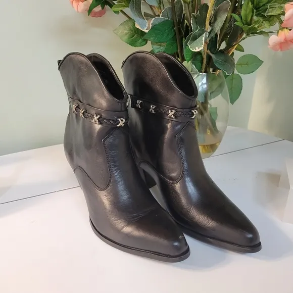 Dingo leather western boots short ankle height booties cowboy VTF EUC