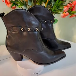 Dingo leather western boots short ankle height booties cowboy VTF EUC