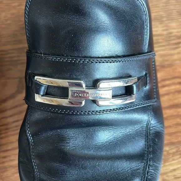 Dolce &amp; Gabbana black Italian leather size 9 silver buckle dressy loafers