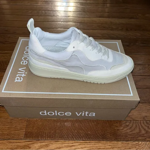 Dolce Vita Leather Adella Lace Up Sneakers Off White Women’s Size 8