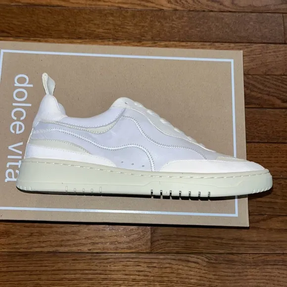 Dolce Vita Leather Adella Lace Up Sneakers Off White Women’s Size 8