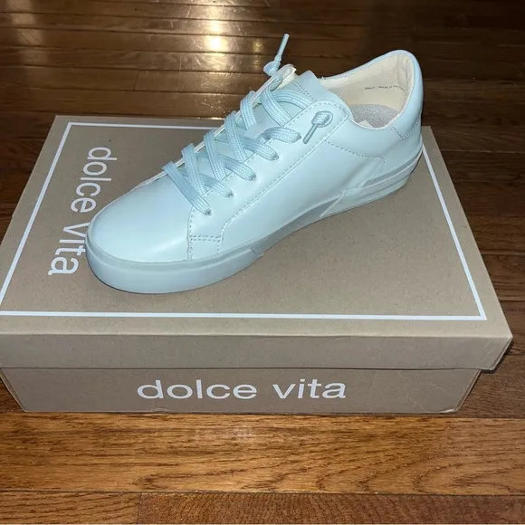 Dolce Vita Leather Zina 360 Lace Up Sneakers Seafoam Color Women’s Size 7