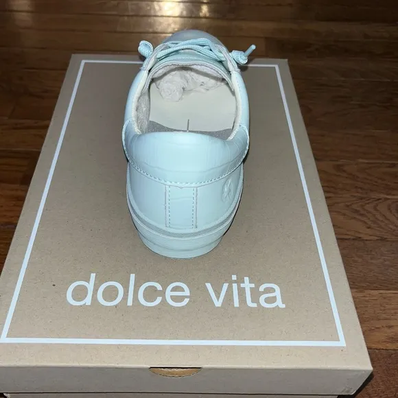 Dolce Vita Leather Zina 360 Lace Up Sneakers Seafoam Color Women’s Size 7