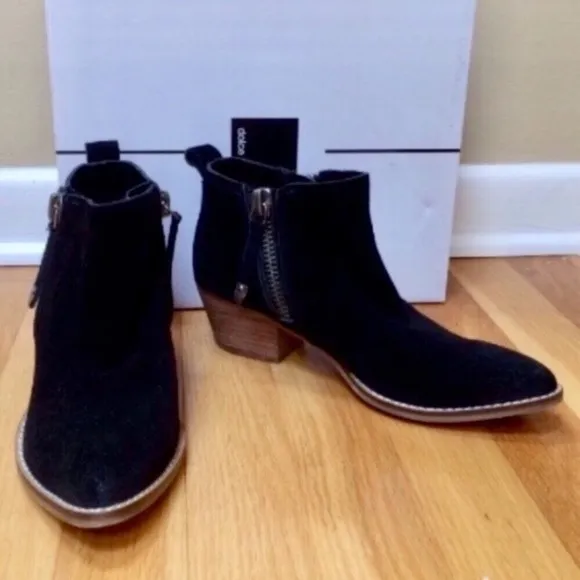 DOLCE VITA 'Saira' Black Suede Pointy Toe Dual Zipper Ankle Boots Size 5.5