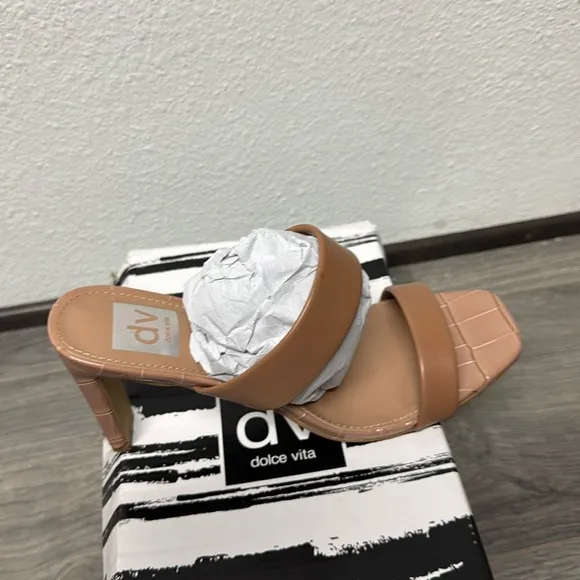 Dolce Vita Women's Selsta Strappy Sandals