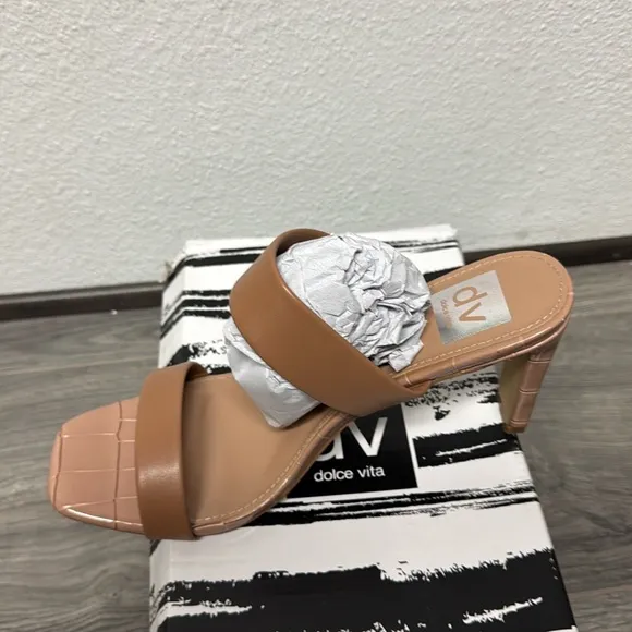 Dolce Vita Women's Selsta Strappy Sandals