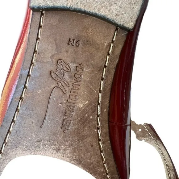 Donald J. Pliner Diona Red Patent Flat Gold Logo Rust Loafers Size 9N