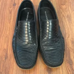 Donald J Pliner Black, leather croc embossed men's loafers size 9.5 made in Braz