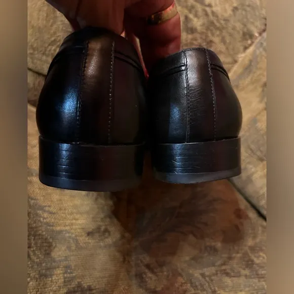 Doucal’s Italy leather loafers retail $425