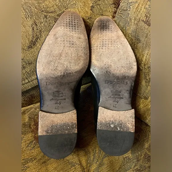 Doucal’s Italy leather loafers retail $425
