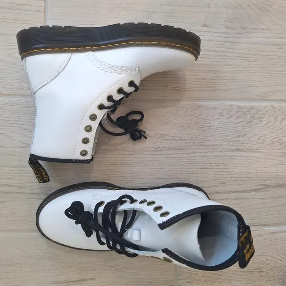 Dr. Marten Zavala white leather combat boots- size US women's 5 - EU 36