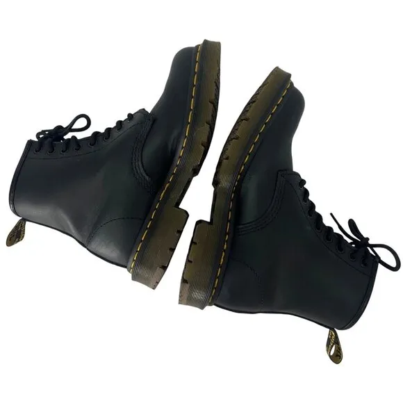 Dr. Martens Air Wair Black Leather Lace Up Ankle Combat Cushioned Boots US 6 New