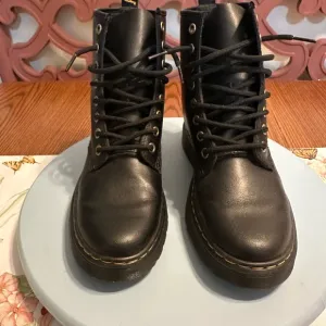 DR. MARTENS ZAVALA COMBAT BOOTS