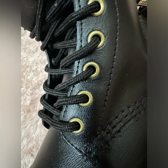 DR. MARTENS ZAVALA COMBAT BOOTS