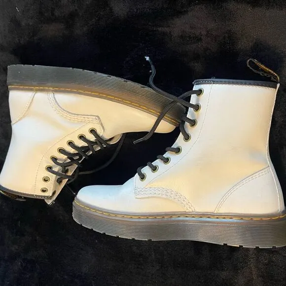 Dr. Marten’s Zavala white lace‎ up combat boots, size women’s 6, men’s 5