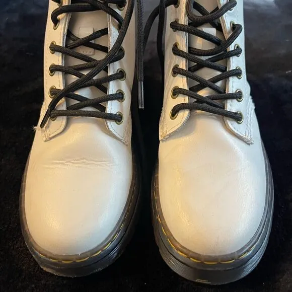 Dr. Marten’s Zavala white lace‎ up combat boots, size women’s 6, men’s 5