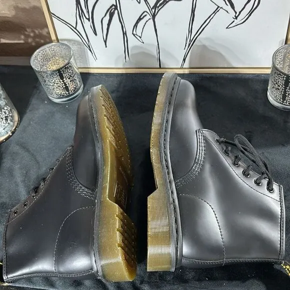 Dr martens women’s Zavala combat boots glossy leather lace up combat moto boots