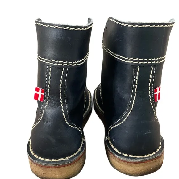 Duckfeet Faborg Classic Navy Blue Women’s Leather Boots, Size 37 6.5 - 7
