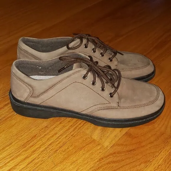 Easy Spirit Brown Leather sneakers
