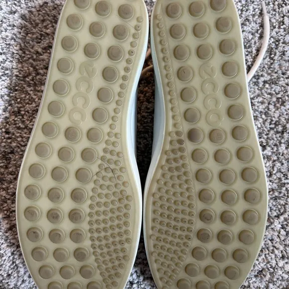 ECCO Women's Soft 7 Gore-Tex Tie Sneaker