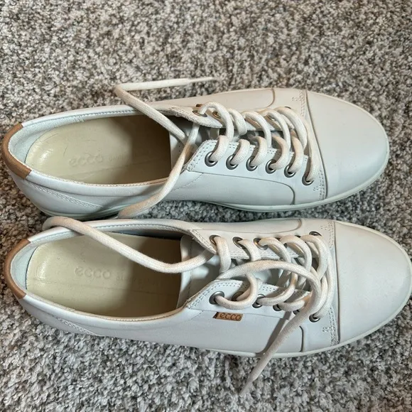ECCO Women's Soft 7 Gore-Tex Tie Sneaker