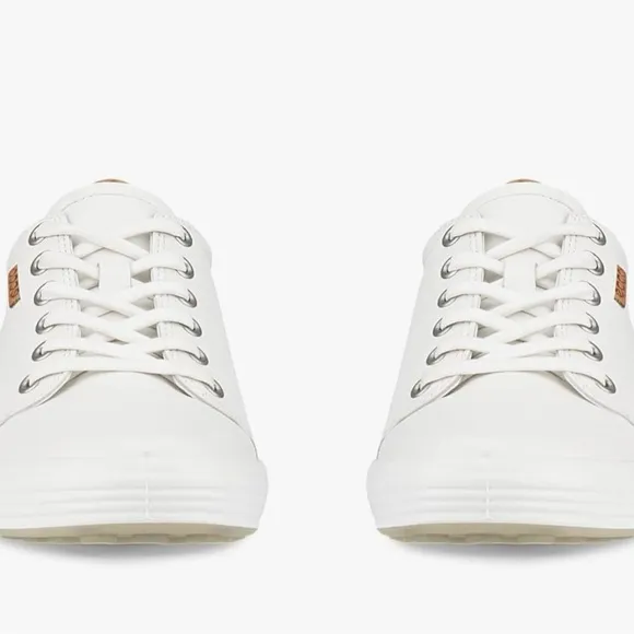 ECCO Women's Soft 7 Gore-Tex Tie Sneaker