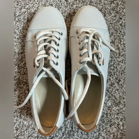 ECCO Women's Soft 7 Gore-Tex Tie Sneaker