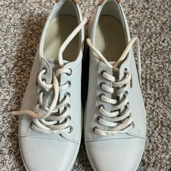 ECCO Women's Soft 7 Gore-Tex Tie Sneaker