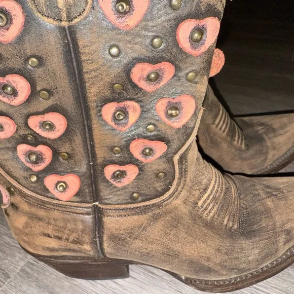 Eight Second Angel Pink and Brown Heeled Cowboy Boots with Heart Design