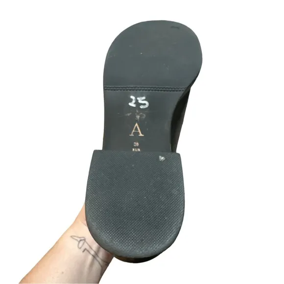 EUC - Anthropologie Ryan Heeled Loafers - size 38