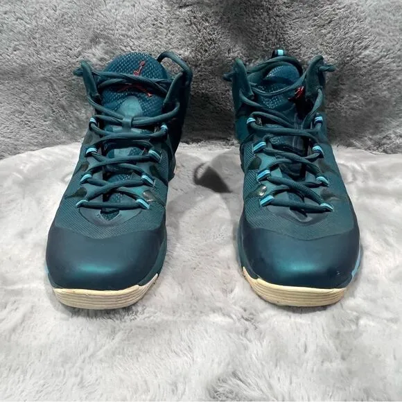 EUC Classic Jordan Men's Super.Fly 2 sneakers in the Dark Sea colorway Size 11
