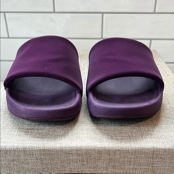 EUC Lululemon Athletica Purple Sandals Sleek Minimalist Design