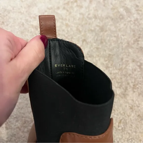 Everlane The Italian Leather Square Toe Chelsea Boots in Peanut Size 7.5