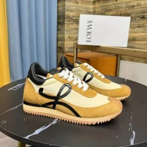 Expand Worldwide with Versatile Flow Runner Sneakers