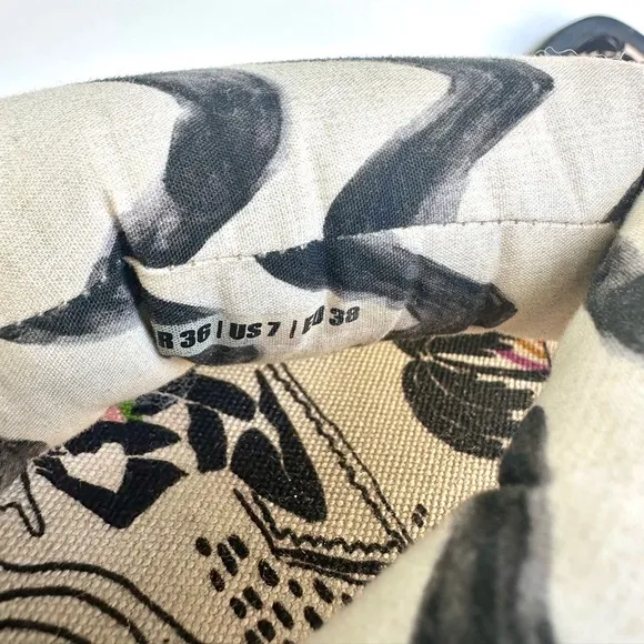 FARM RIO Puffy Scarf Flip Flop Black and White Patterned Sandals, 7