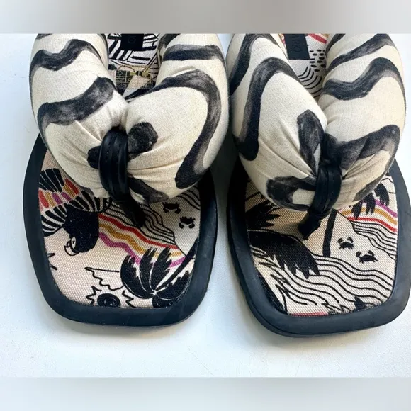 FARM RIO Puffy Scarf Flip Flop Black and White Patterned Sandals, 7