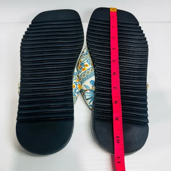 Farm Rio Puffy Vibrant Patterned Sandals Size 9