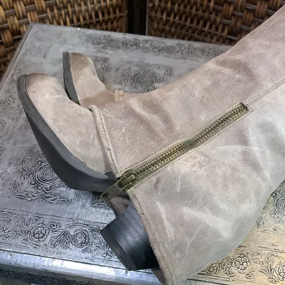 Fergie Ledger Too Heeled Boots Size 6.5