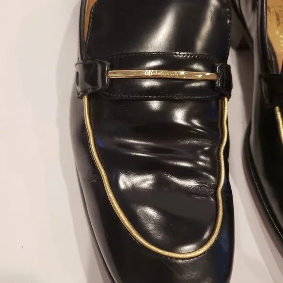Ferragamo women's loafers flats black patent leather black gold size 8 c wide