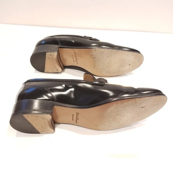 Ferragamo women's loafers flats black patent leather black gold size 8 c wide