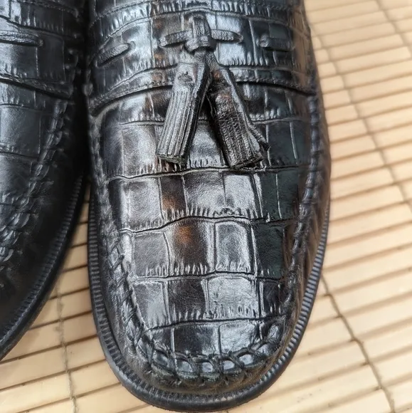 Florsheim Men's Size 10D Black Leather Alligator Print Tassel Loafers. 312pm
