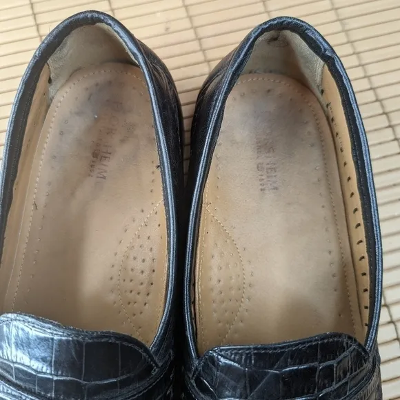 Florsheim Men's Size 10D Black Leather Alligator Print Tassel Loafers. 312pm